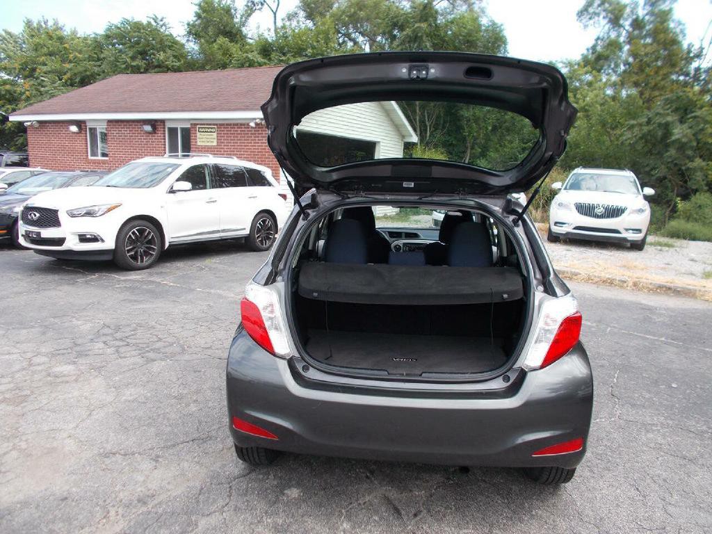 2013 Toyota Yaris Image 6