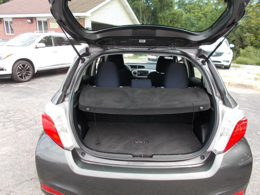 2013 Toyota Yaris Image 7