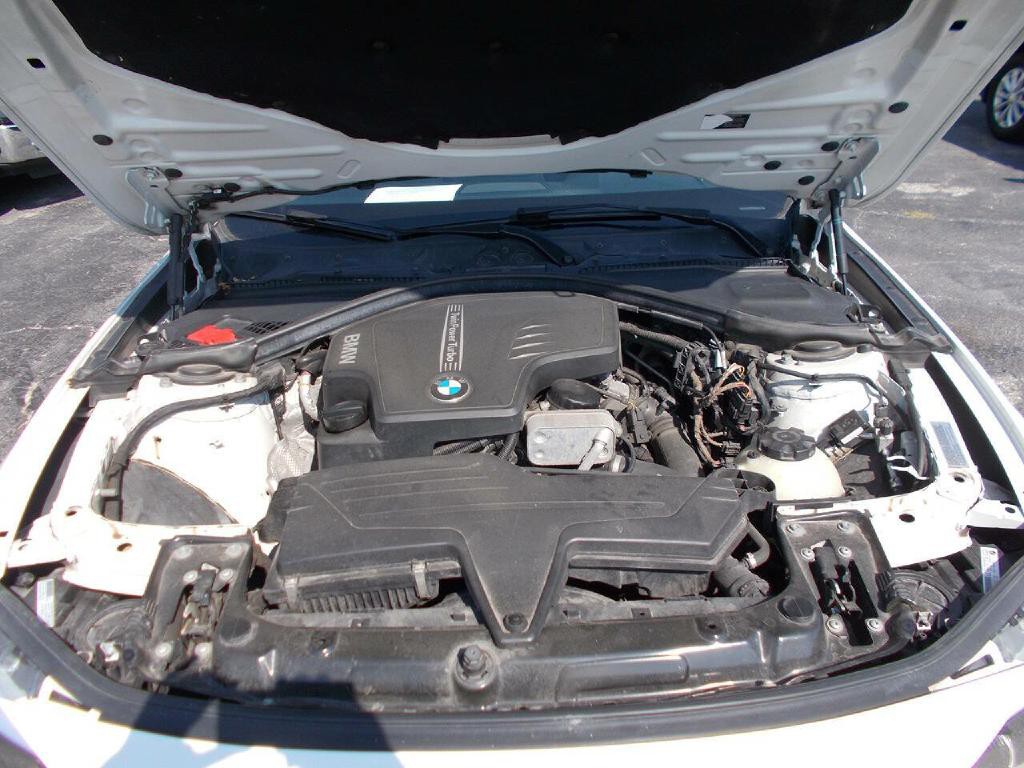 2014 BMW 3 Series Image 8
