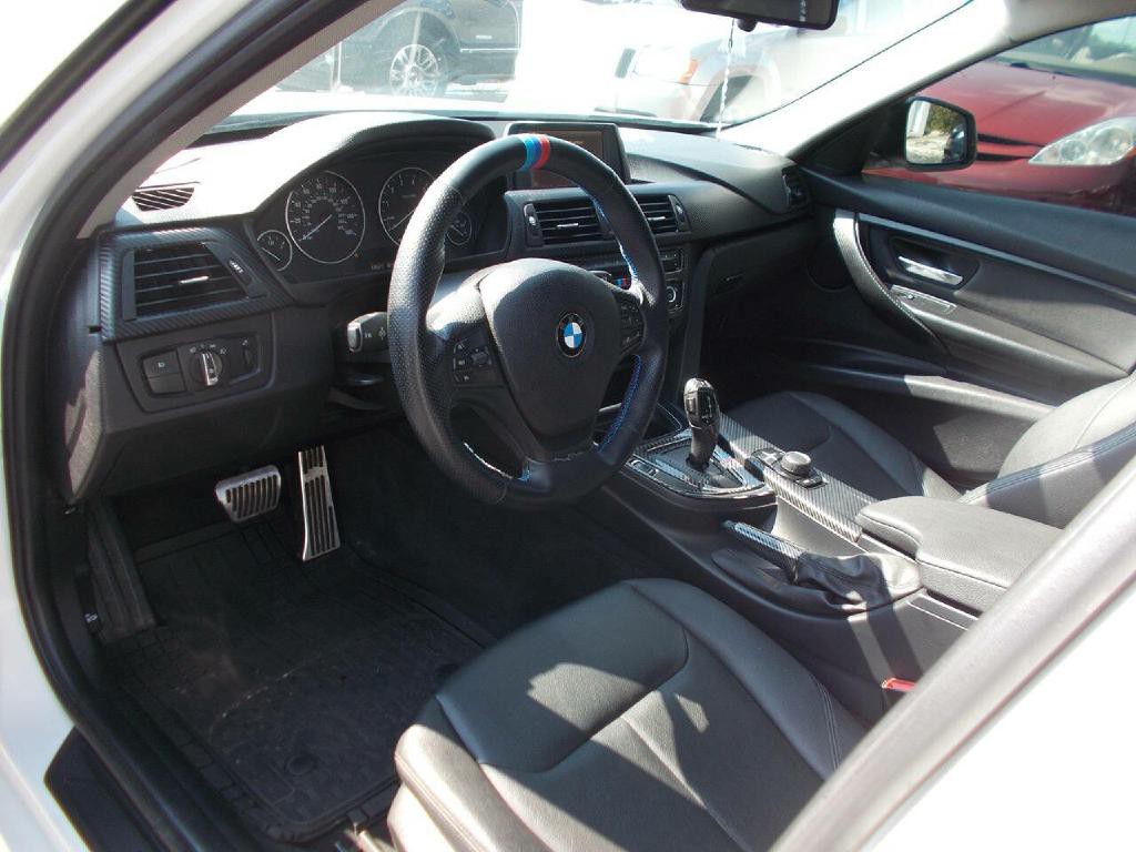 2014 BMW 3 Series Image 9