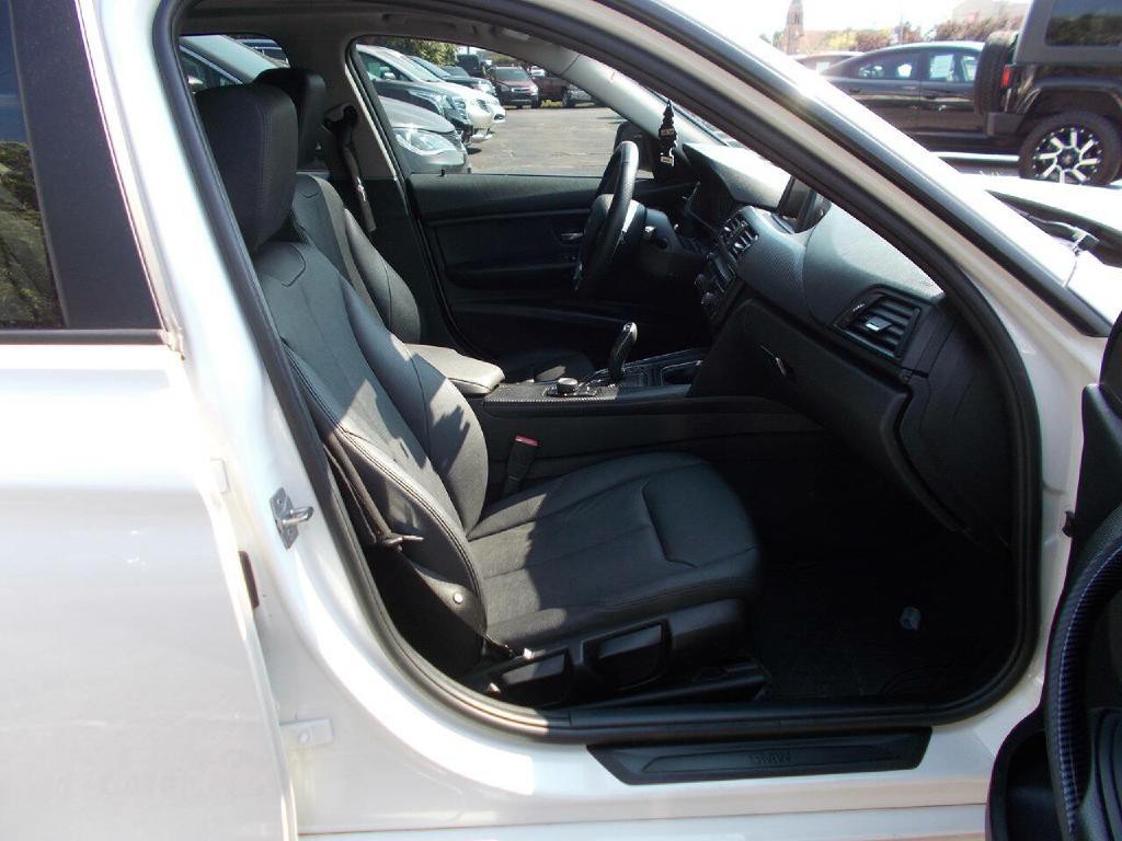 2014 BMW 3 Series Image 12