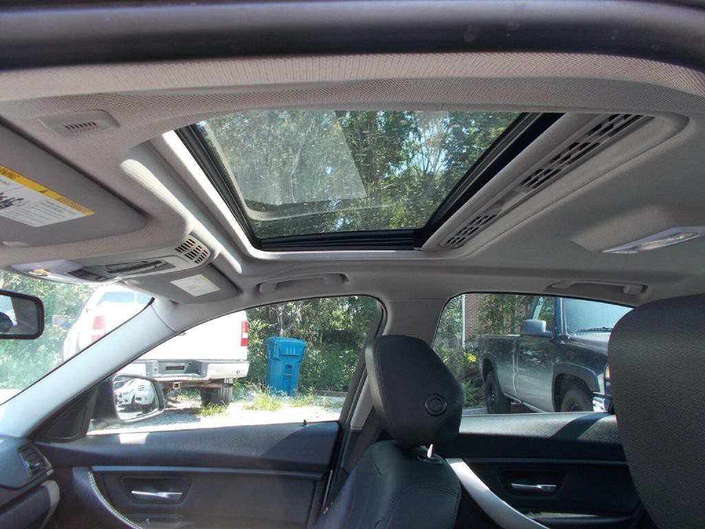 2014 BMW 3 Series Image 18