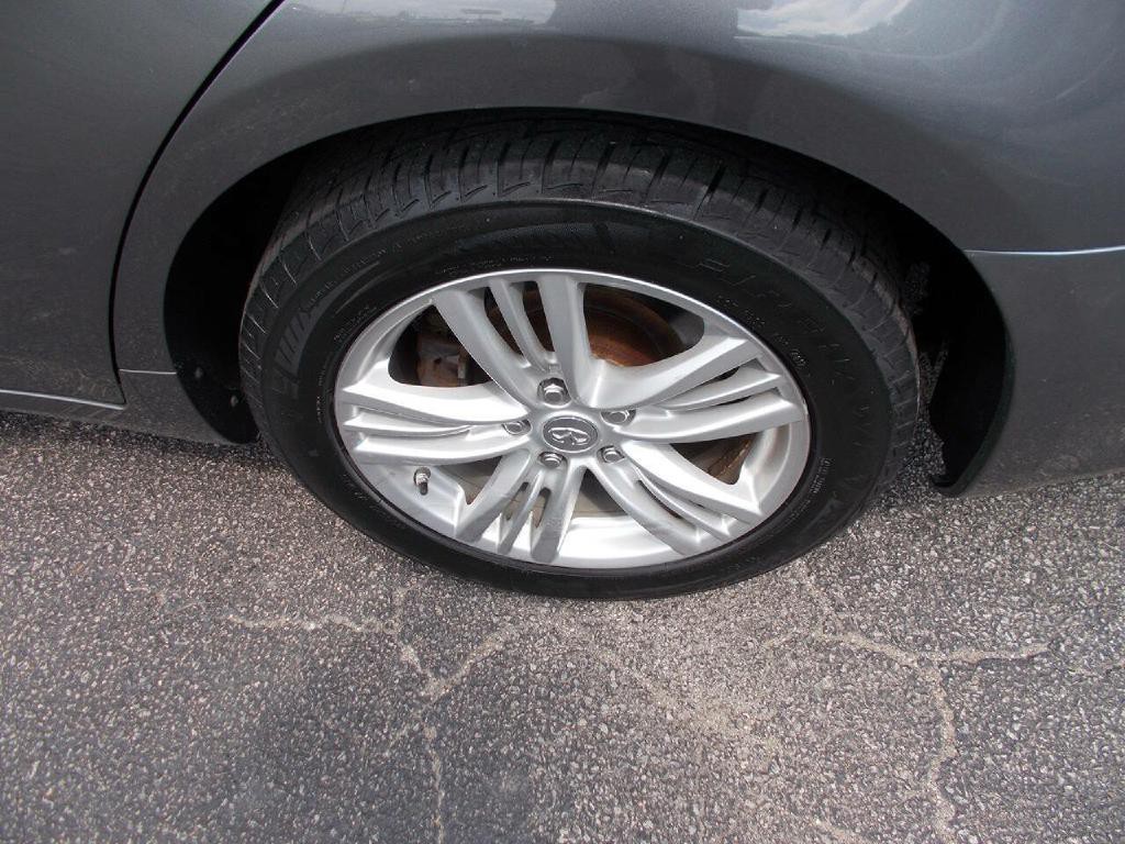 2012 INFINITI G37 Image 5