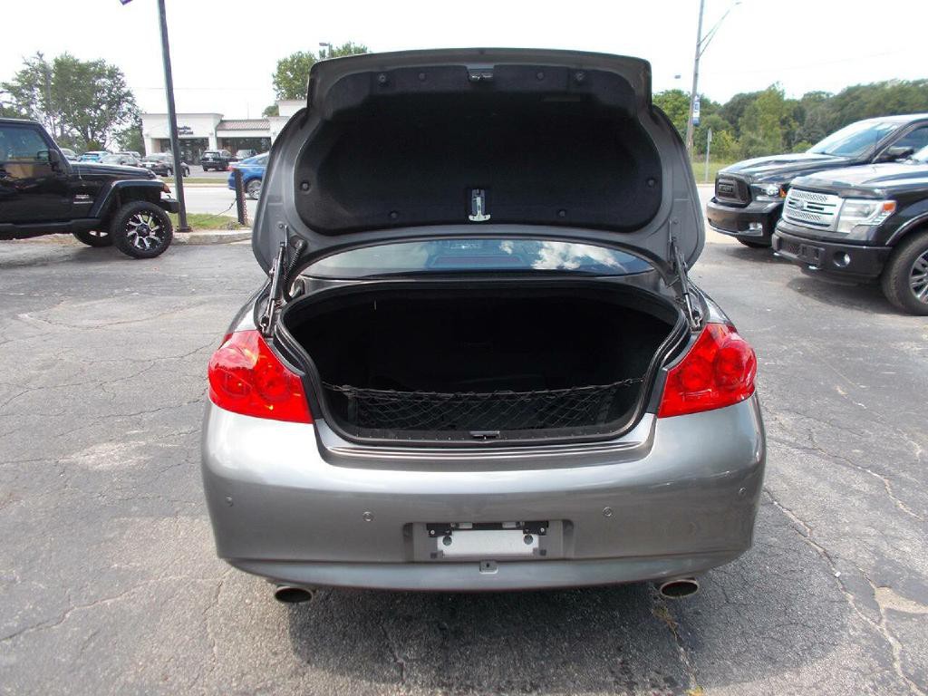 2012 INFINITI G37 Image 7
