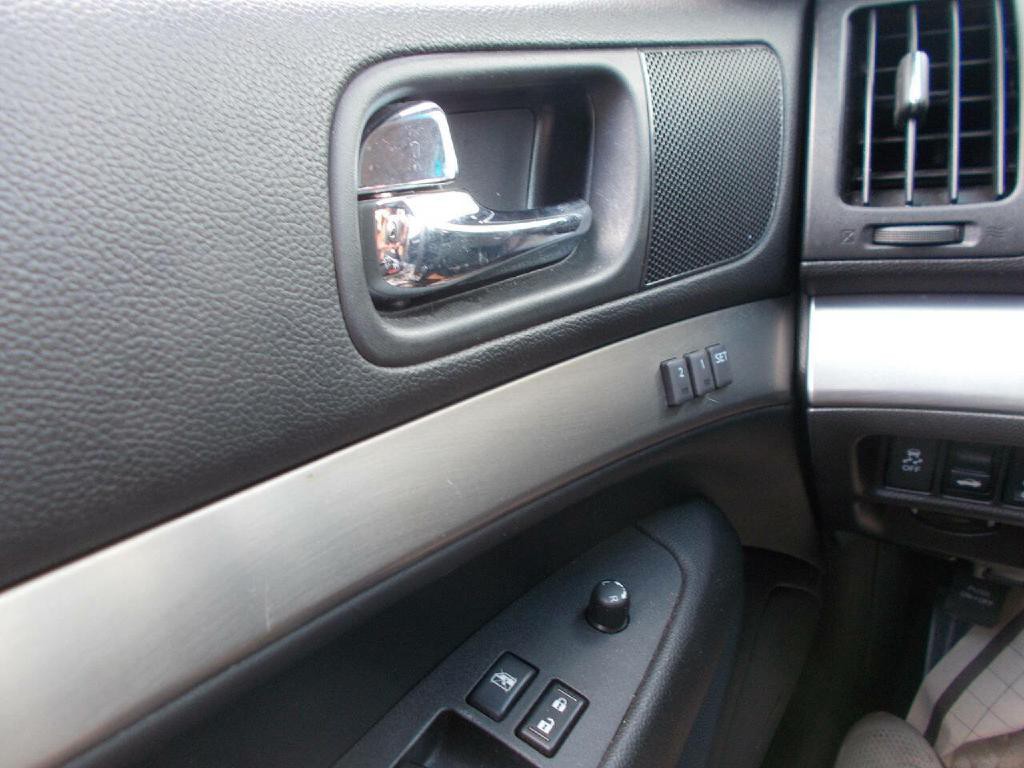 2012 INFINITI G37 Image 18