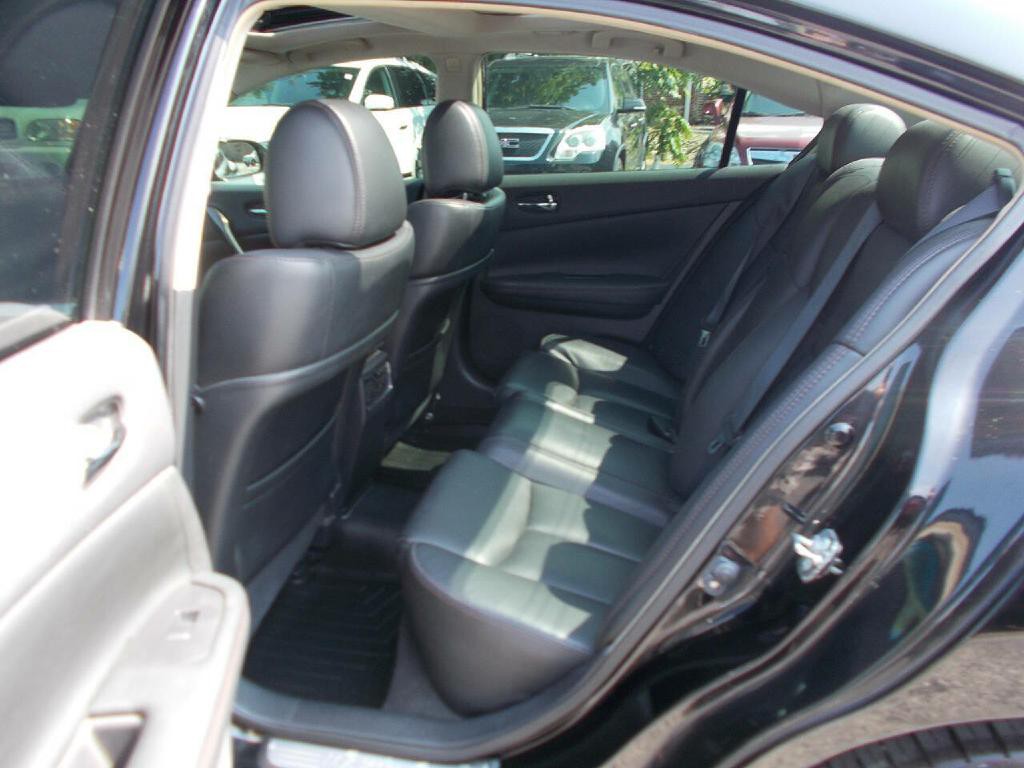 2014 Nissan Maxima Image 11