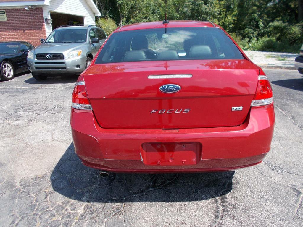 2011 Ford Focus Image 4