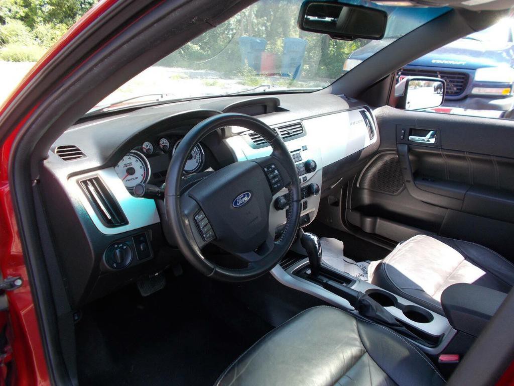 2011 Ford Focus Image 9
