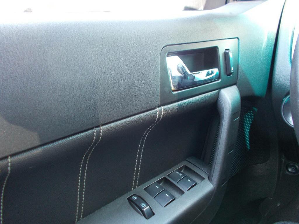 2011 Ford Focus Image 17