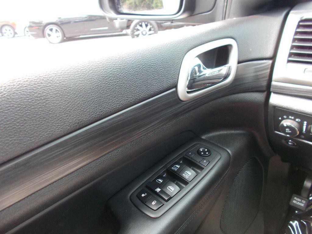 2020 Jeep Grand Cherokee Image 19