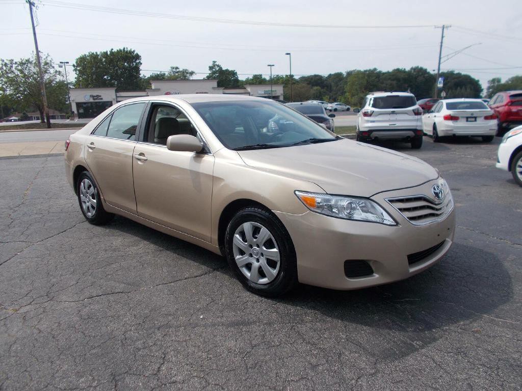 2010 Toyota Camry Image 3