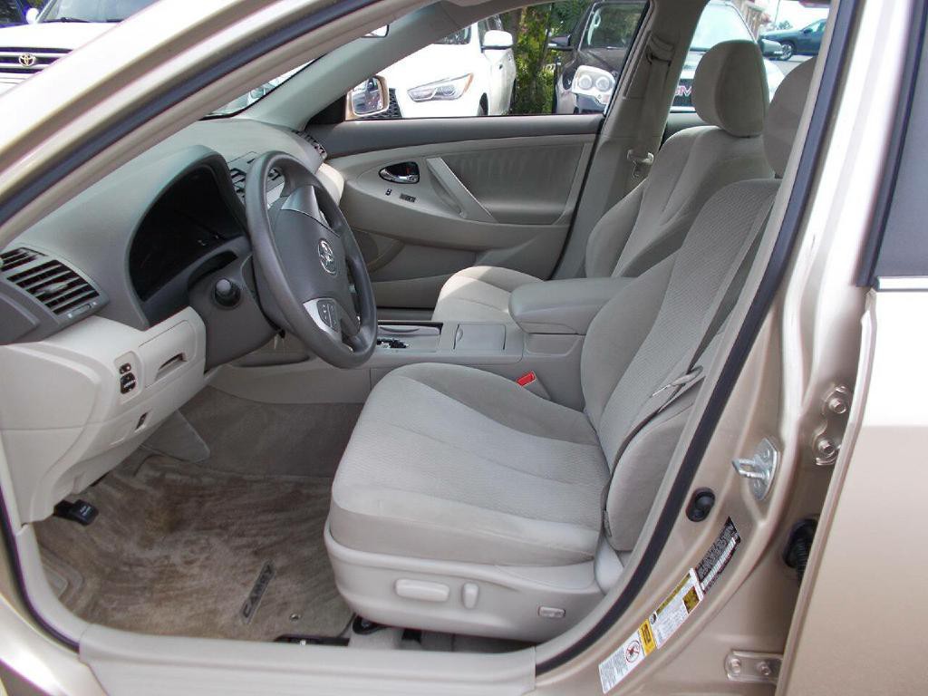 2010 Toyota Camry Image 10