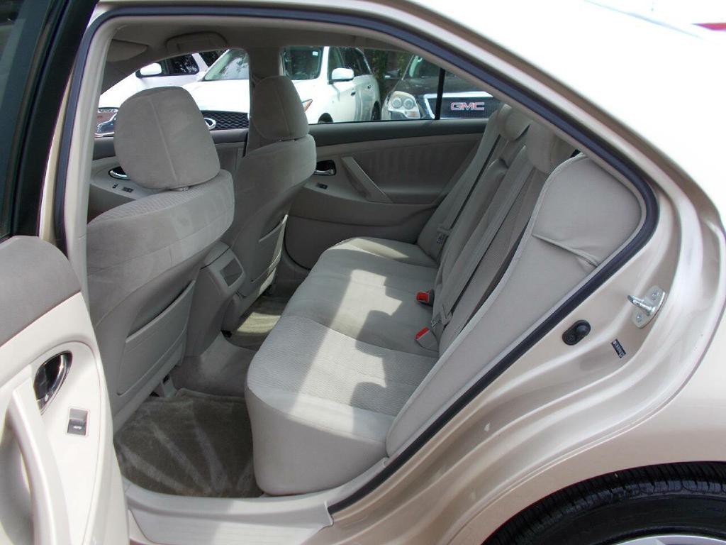 2010 Toyota Camry Image 11