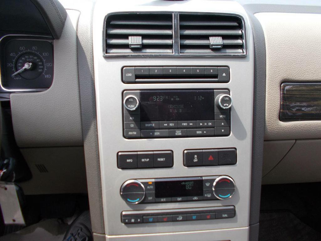 2008 Lincoln MKX Image 16