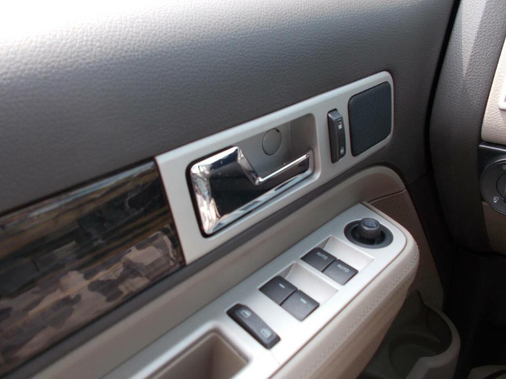 2008 Lincoln MKX Image 17