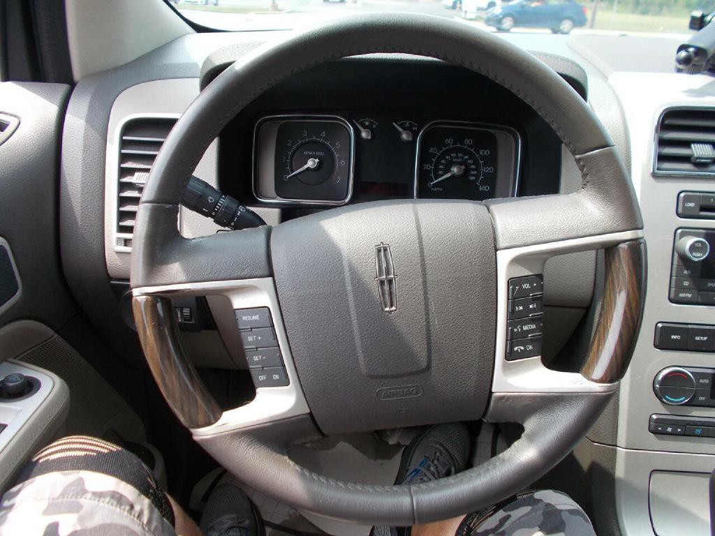 2008 Lincoln MKX Image 18