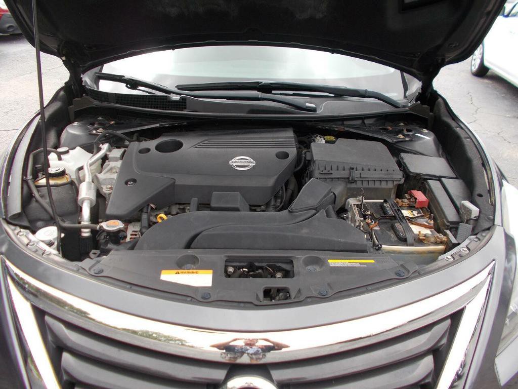 2013 Nissan Altima Image 8