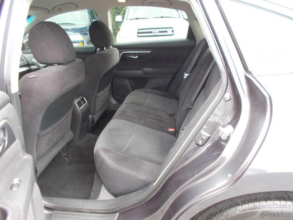 2013 Nissan Altima Image 11