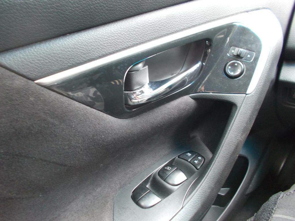 2013 Nissan Altima Image 20