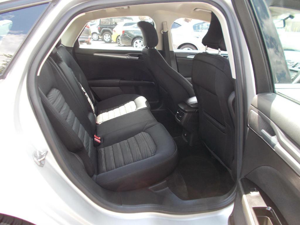 2016 Ford Fusion Image 13