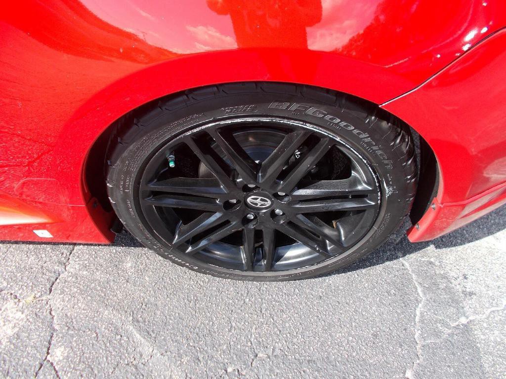 2013 Scion tC Image 5