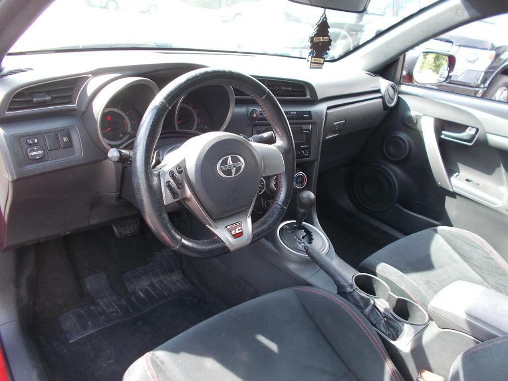 2013 Scion tC Image 9