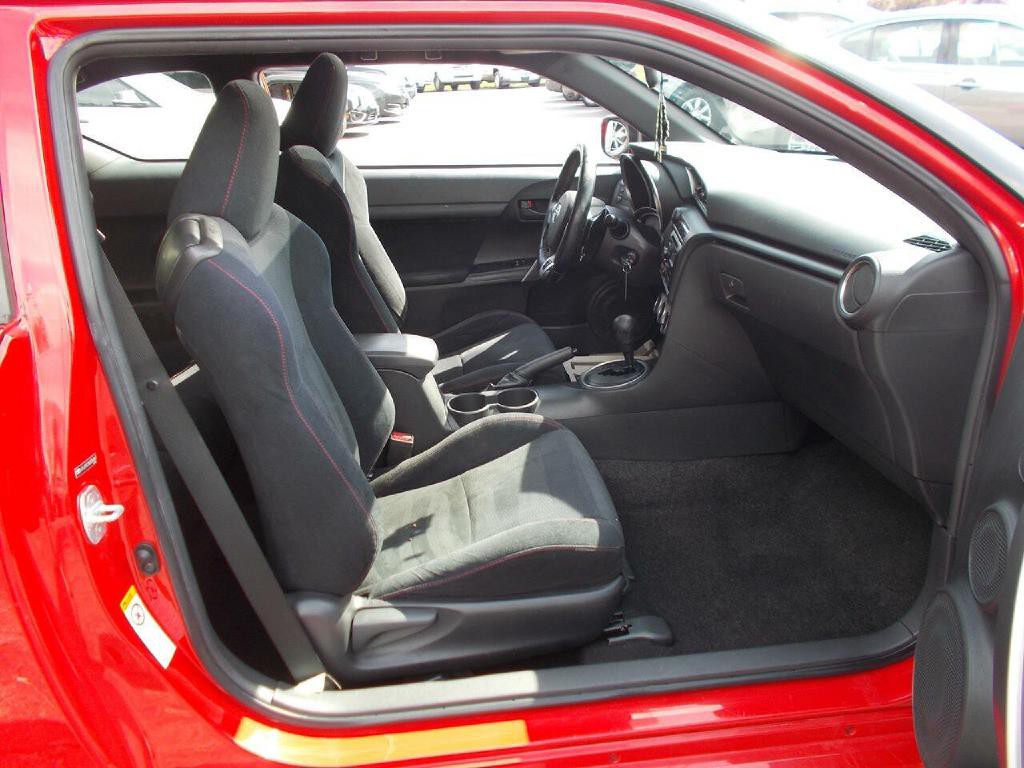 2013 Scion tC Image 12
