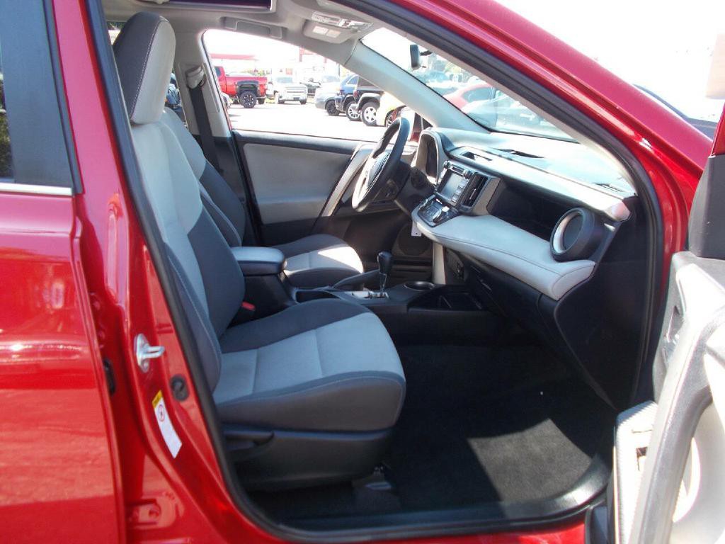 2015 Toyota Rav4 Image 13