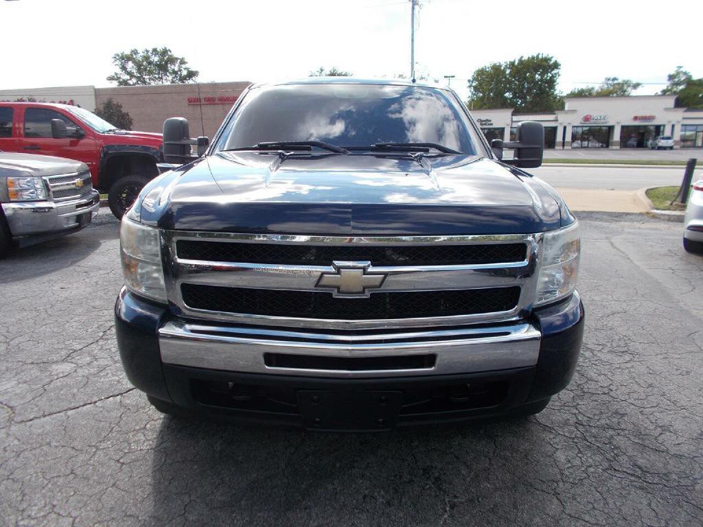 2011 Chevrolet Silverado 1500 Image 2