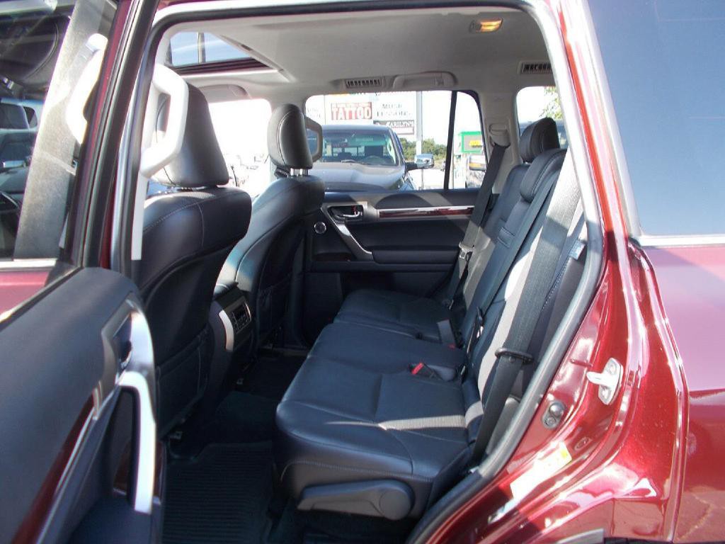 2015 Lexus GX 460 Image 13