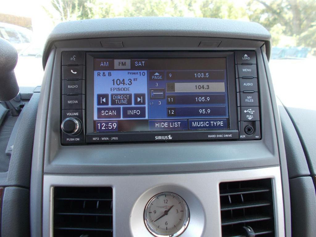 2010 Chrysler Town & Country Image 21