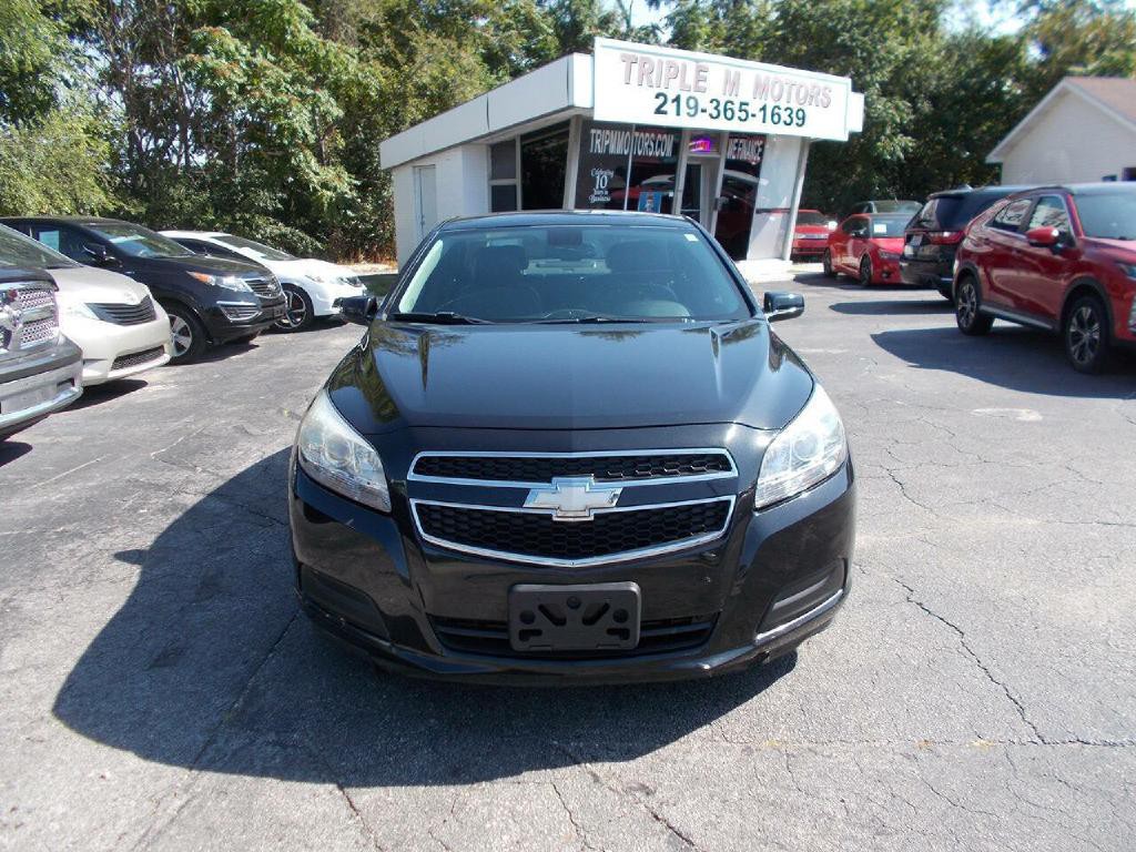2013 Chevrolet Malibu Image 2