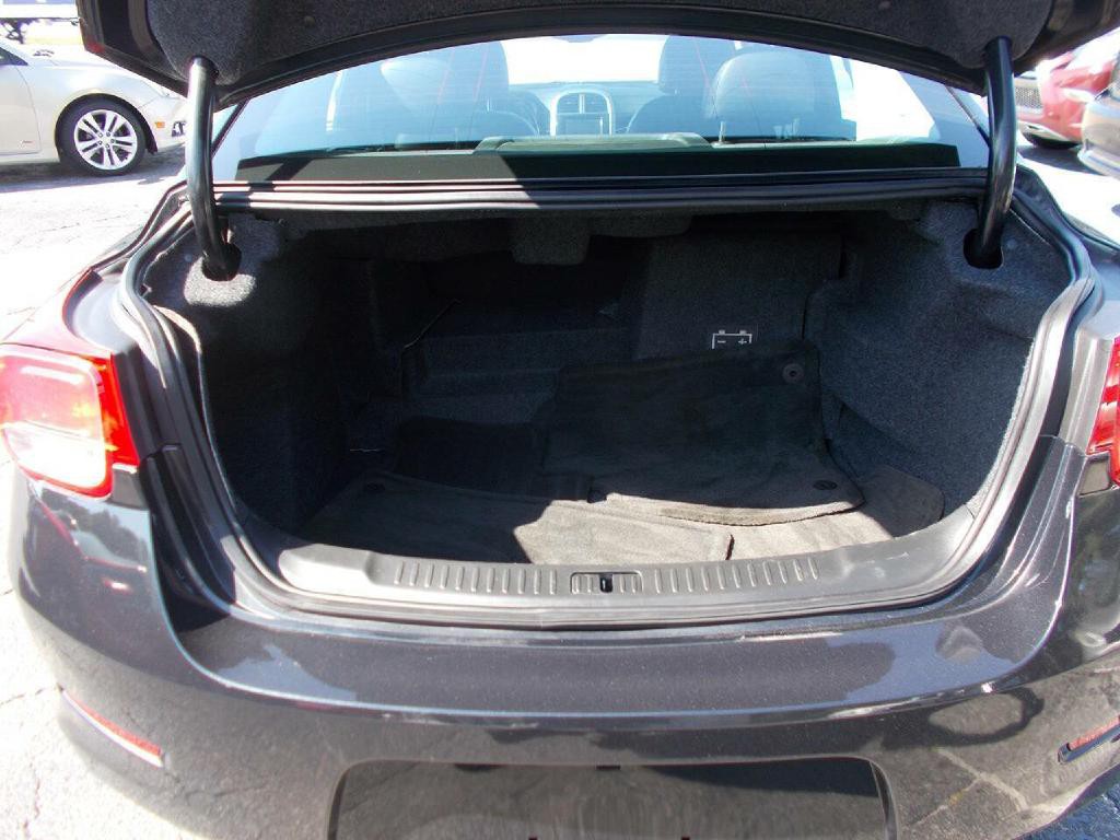 2013 Chevrolet Malibu Image 8