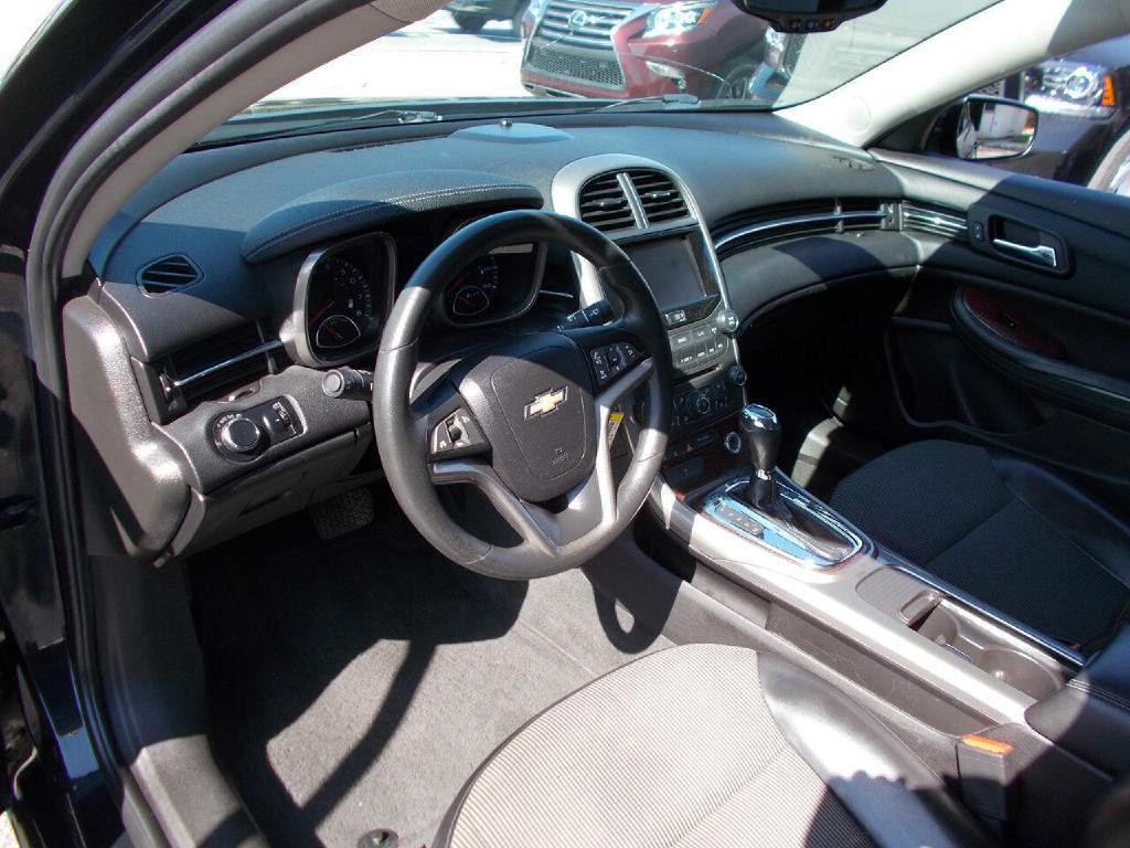 2013 Chevrolet Malibu Image 9