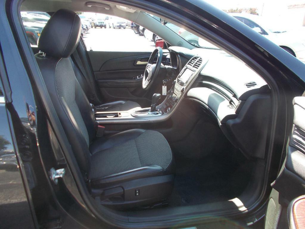 2013 Chevrolet Malibu Image 12