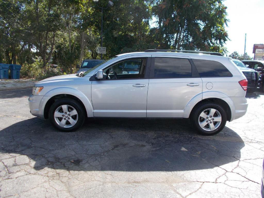 2010 Dodge Journey Image 1