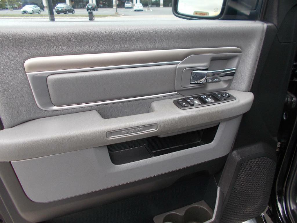 2014 RAM 1500 Image 8