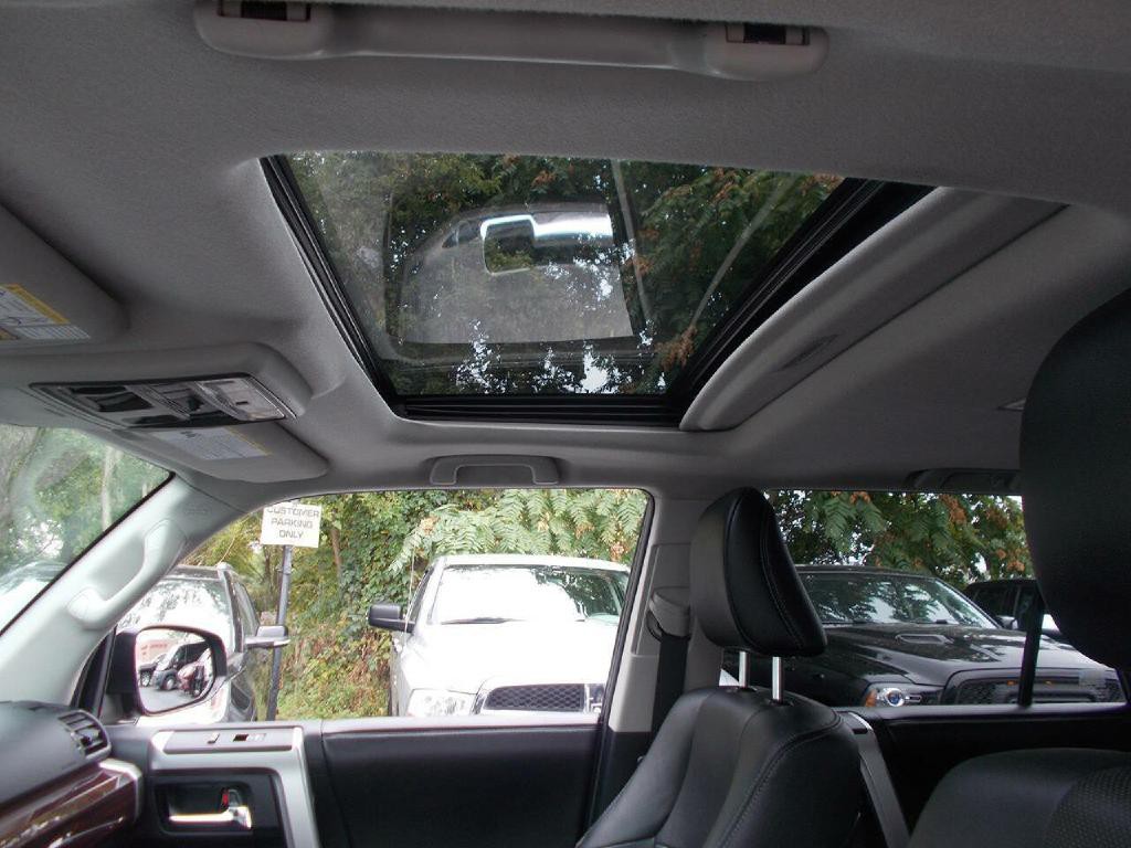 2015 Toyota 4Runner Image 11