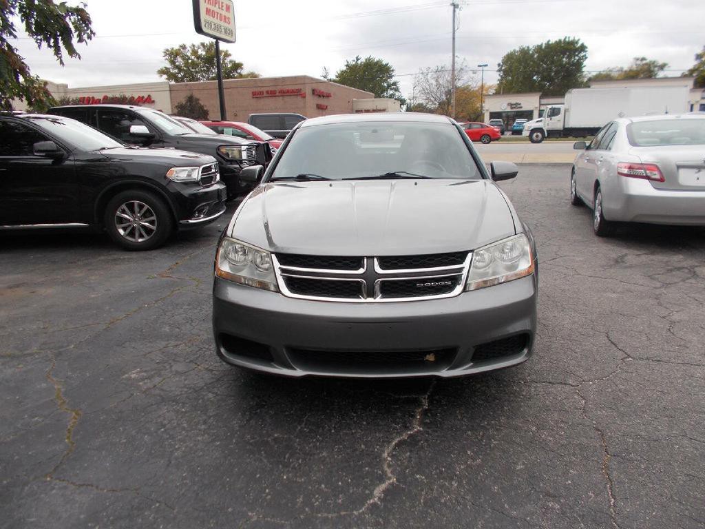 2012 Dodge Avenger Image 2