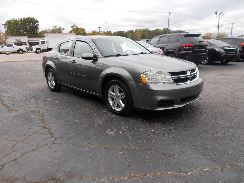 2012 Dodge Avenger Image 3