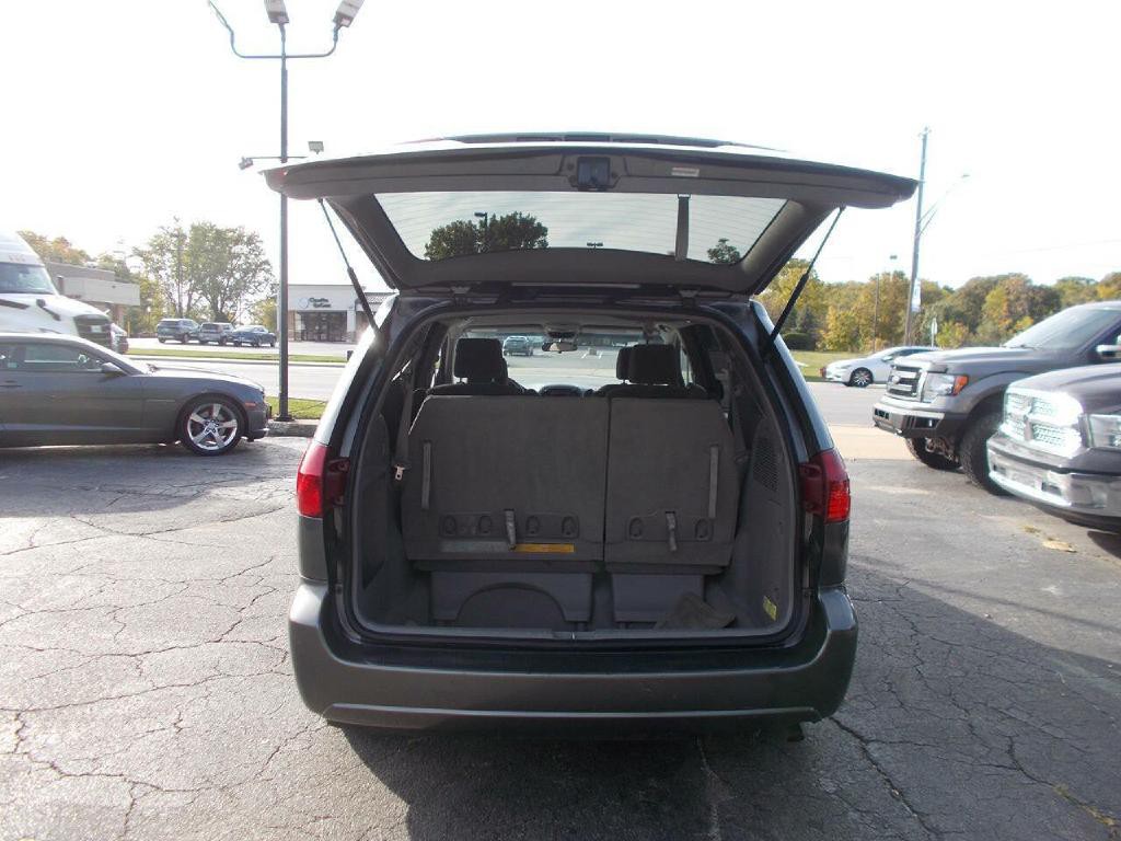 2004 Toyota Sienna Image 6