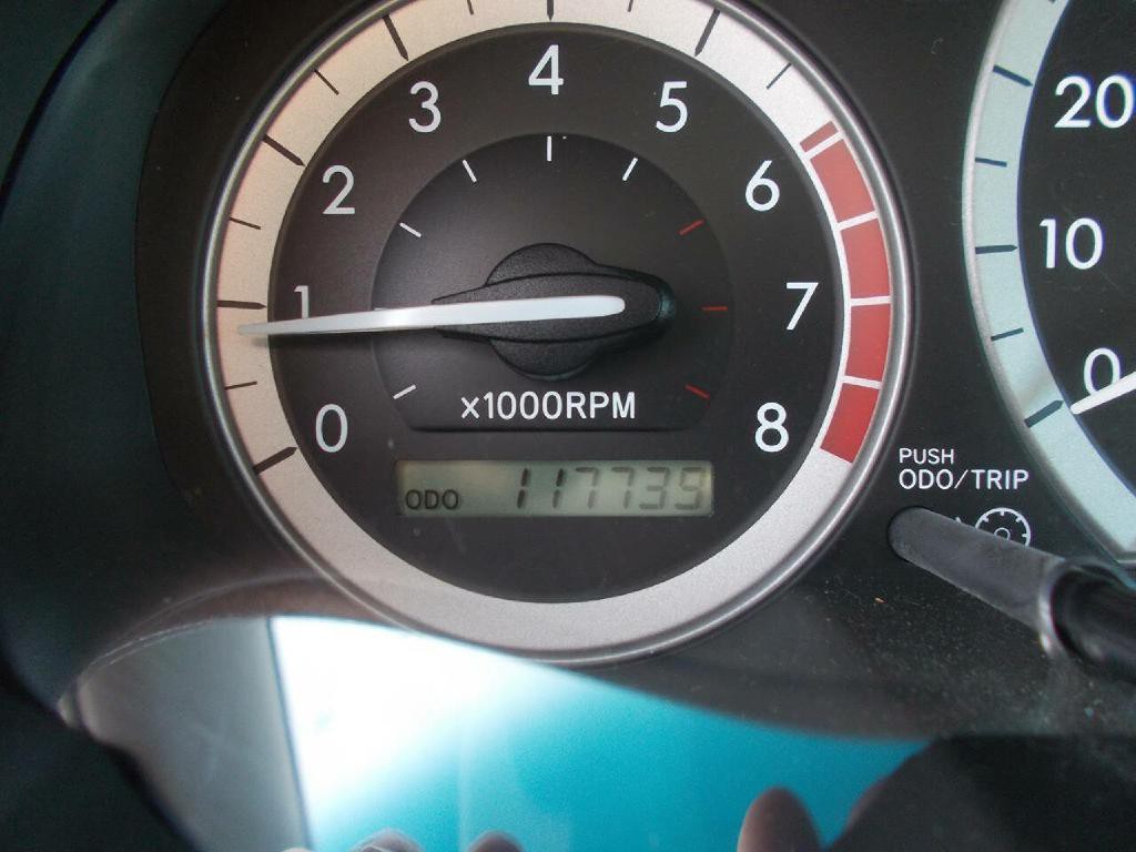 2004 Toyota Sienna Image 16