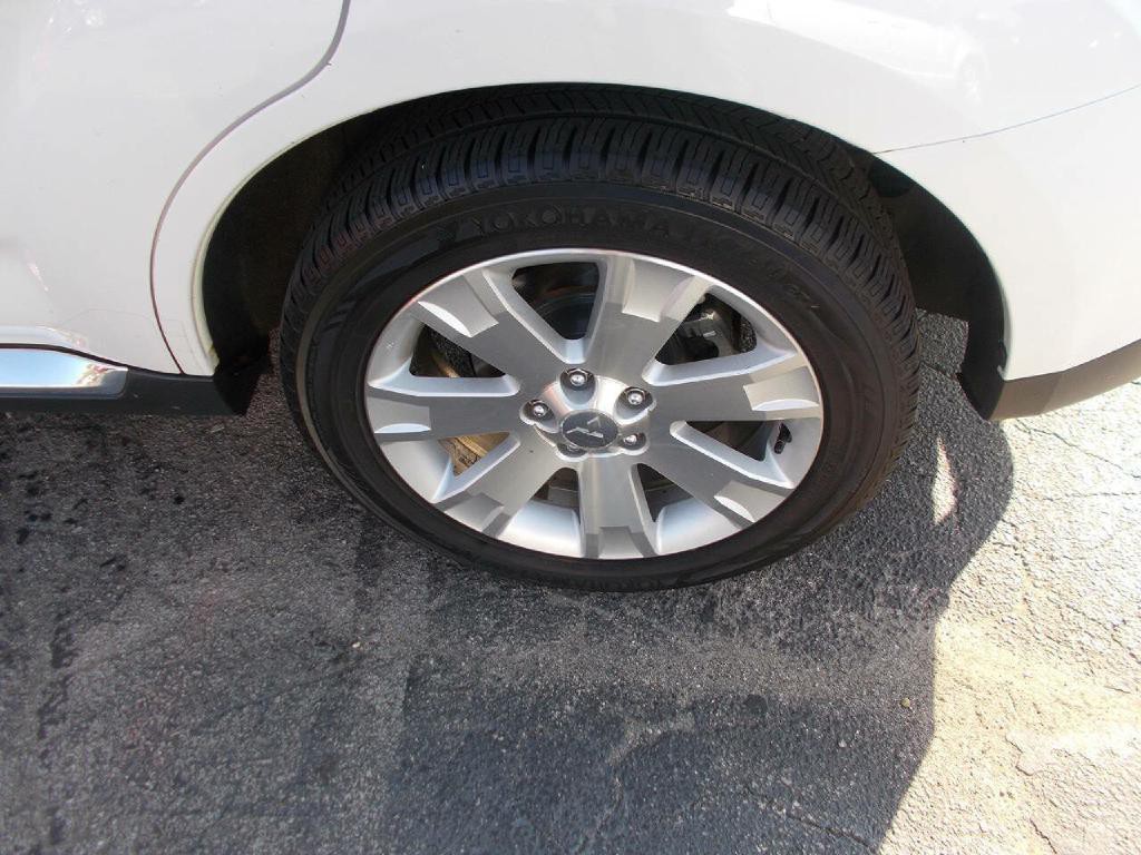 2008 Mitsubishi Outlander Image 5