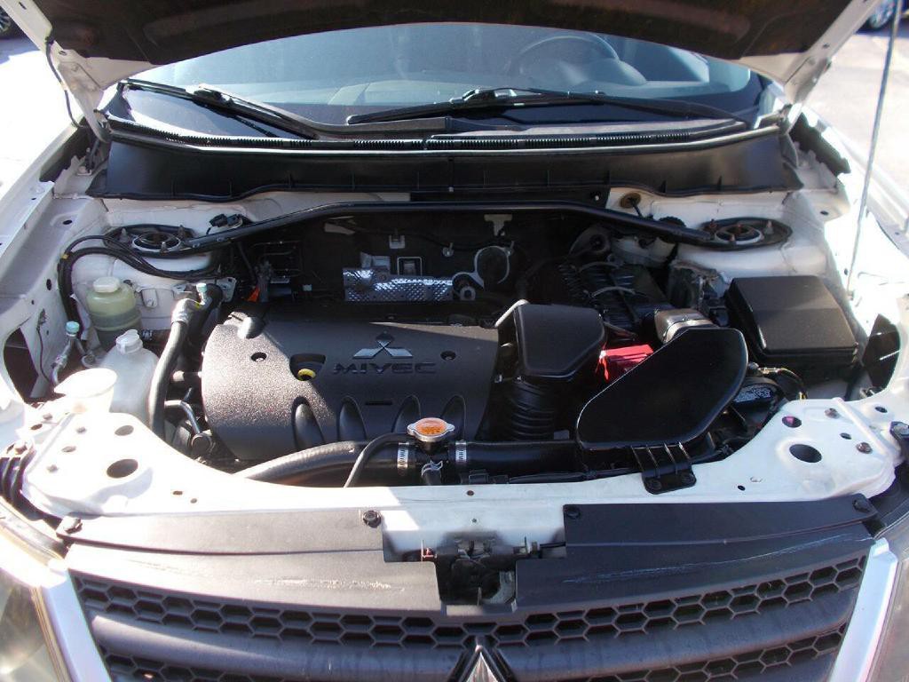 2008 Mitsubishi Outlander Image 8