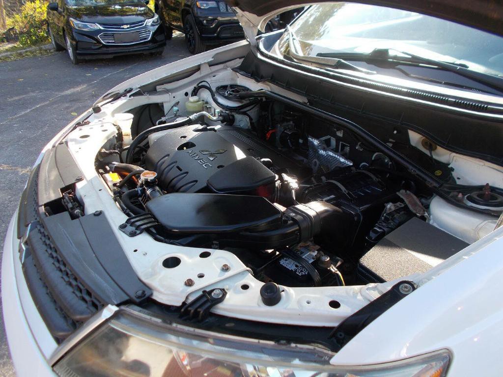 2008 Mitsubishi Outlander Image 9