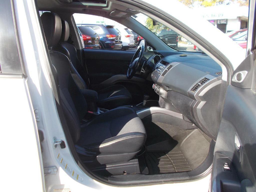 2008 Mitsubishi Outlander Image 14