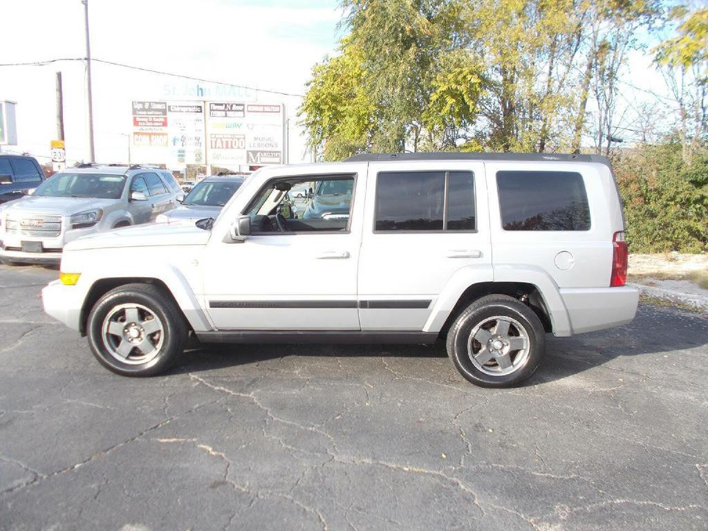 2008 Jeep Commander Image 1