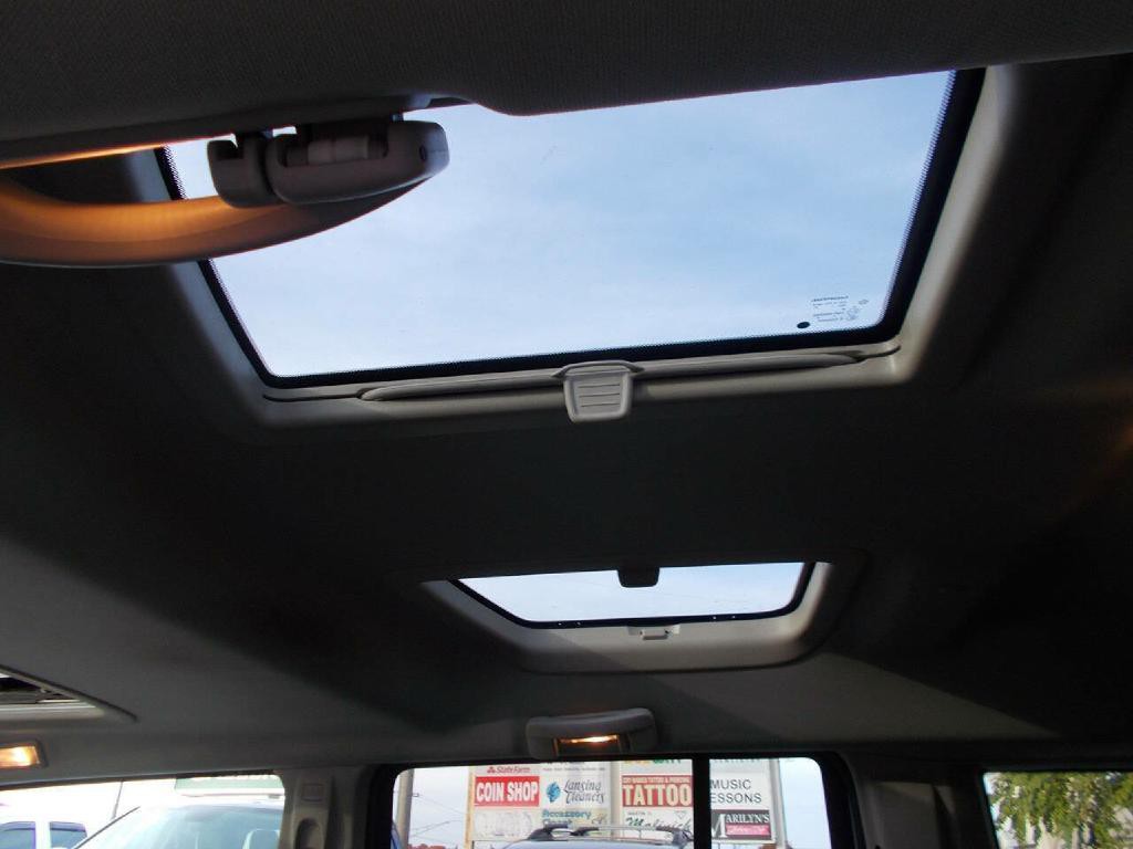 2008 Jeep Commander Image 16