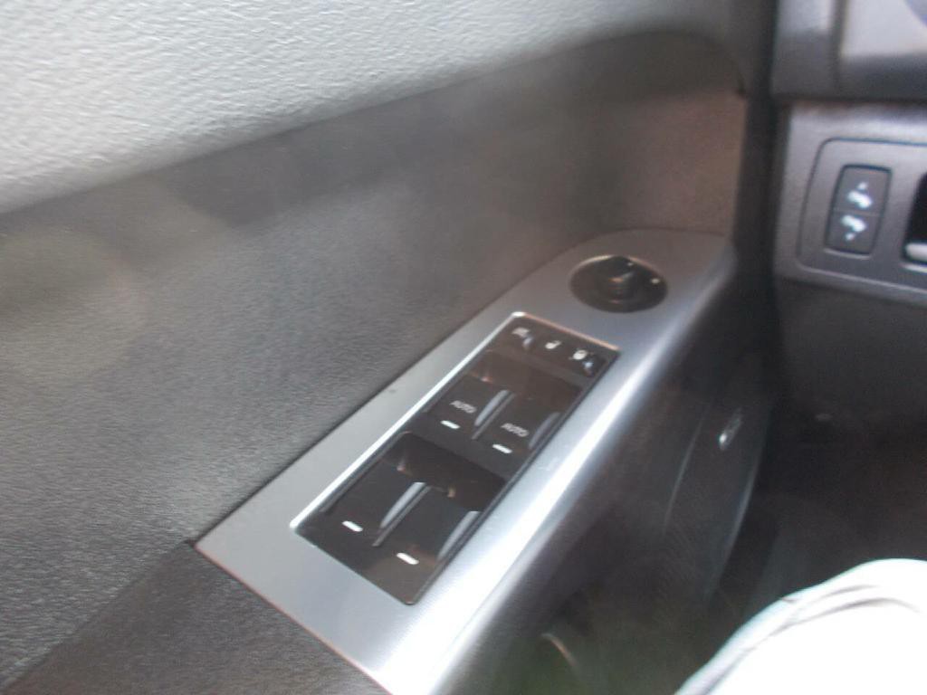 2008 Jeep Commander Image 20