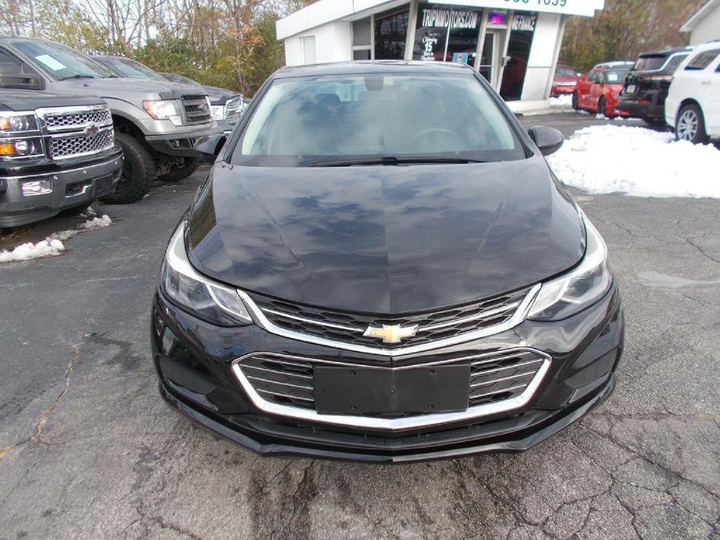 2018 Chevrolet Cruze Image 2